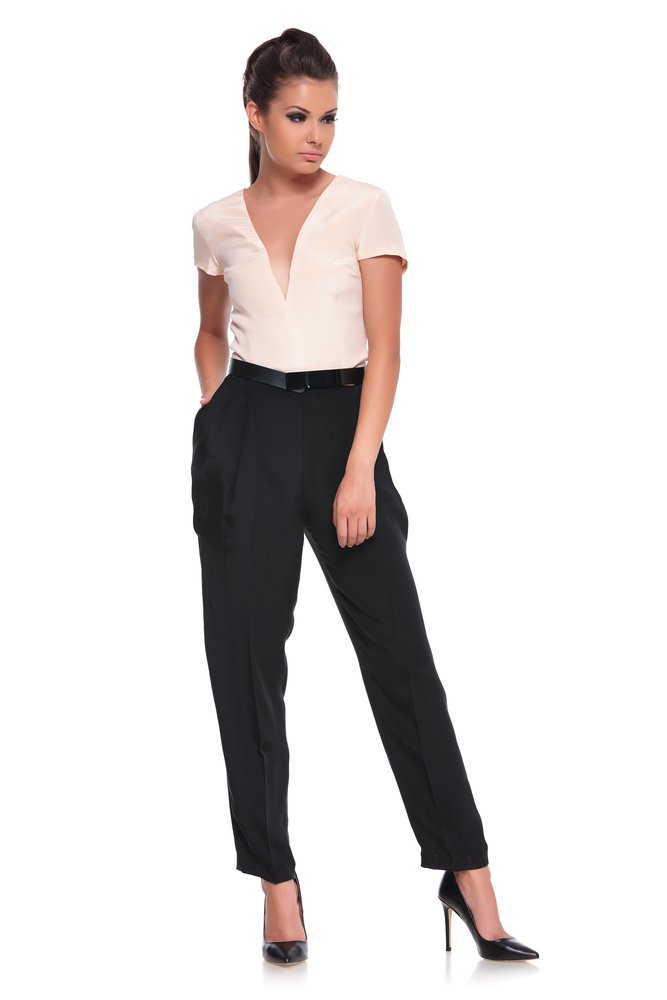 Mujer con estilo casual. | Foto: Shutterstock. Mujer con estilo casual. | Foto: Shutterstock.