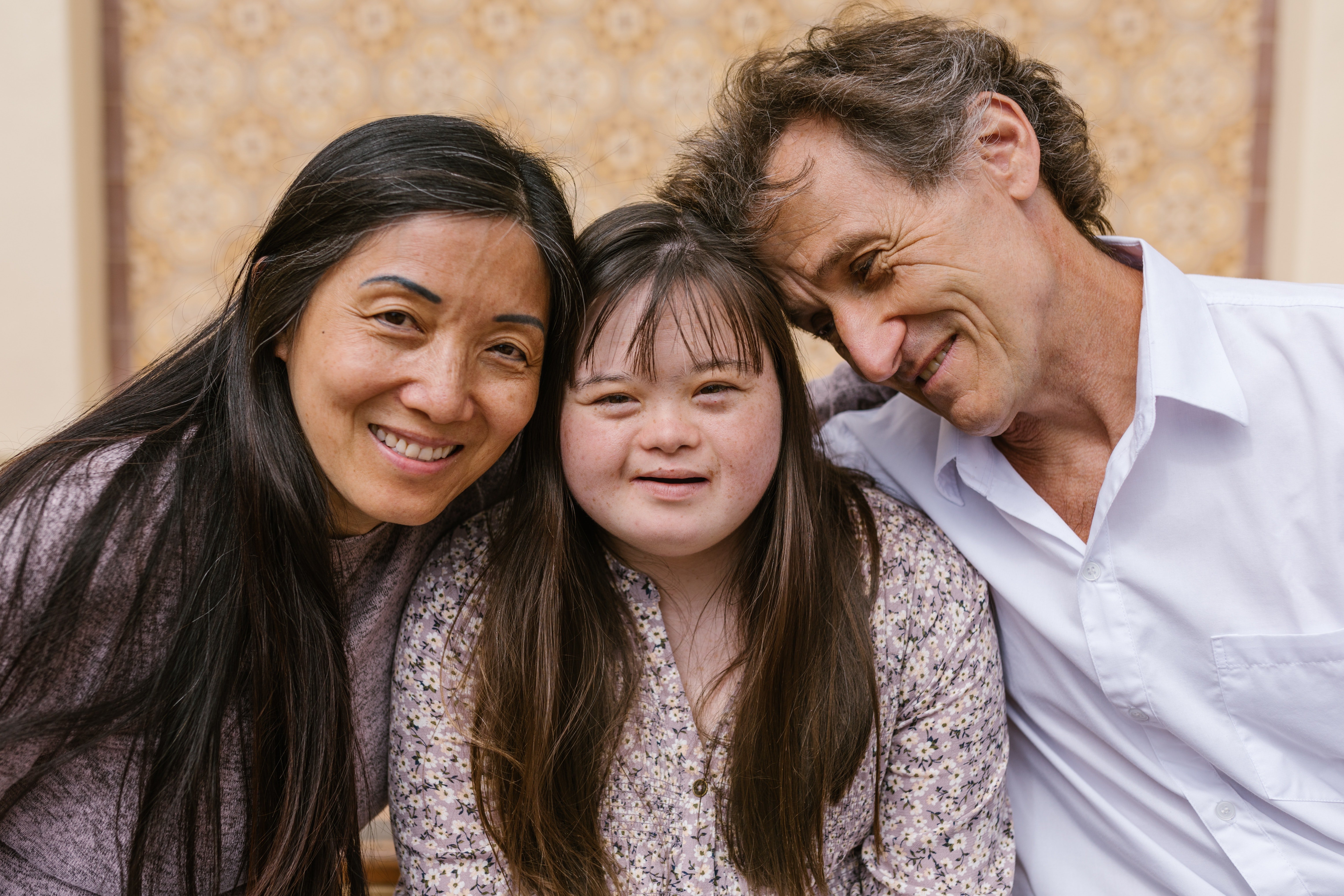 Couple with daughter | Photo: Pexels