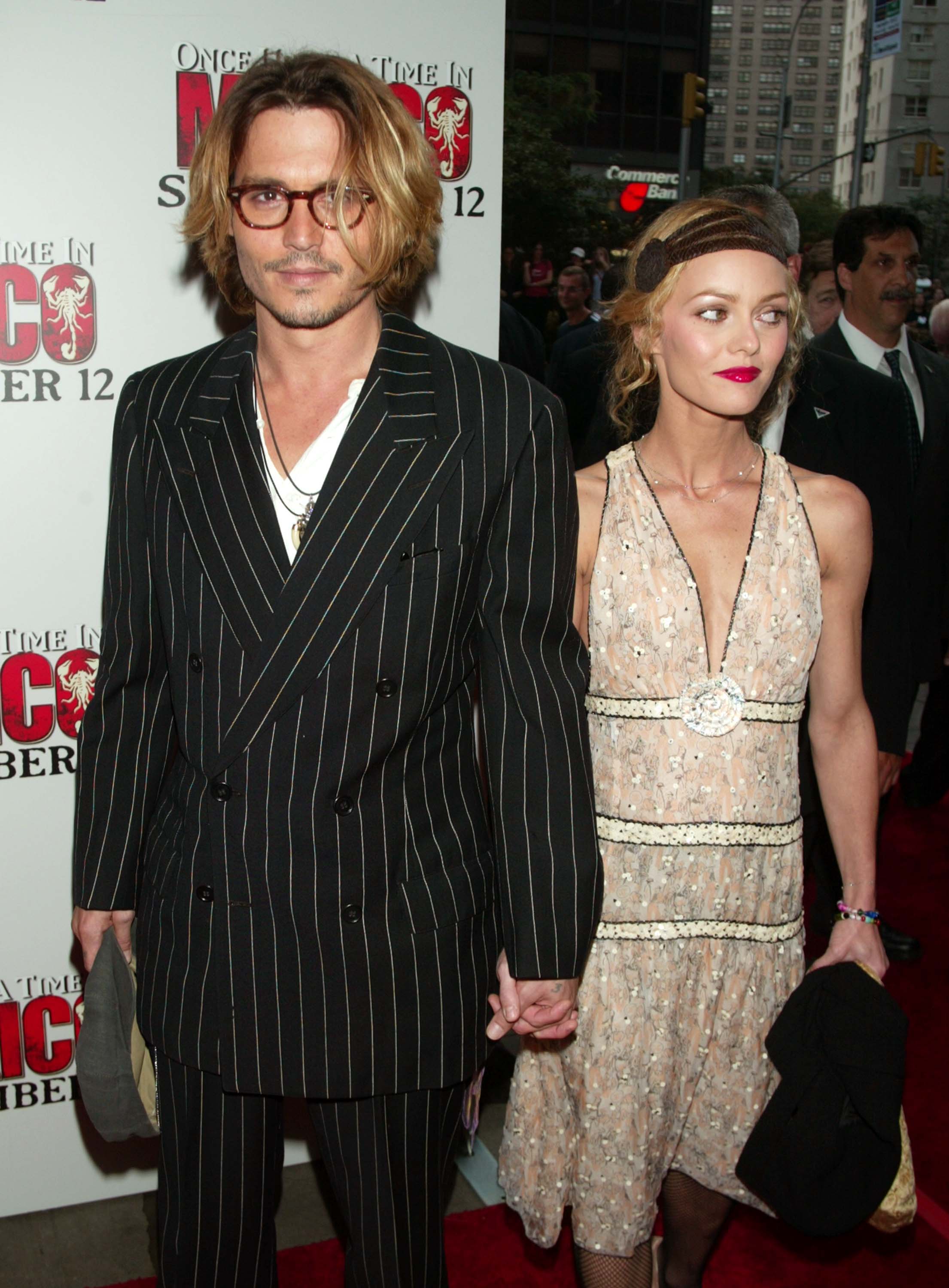 Johnny Depp and Vanessa Paradis at the premiere for "Once Upon a Time in Mexico" in New York City, 2003 | Source: Getty Images