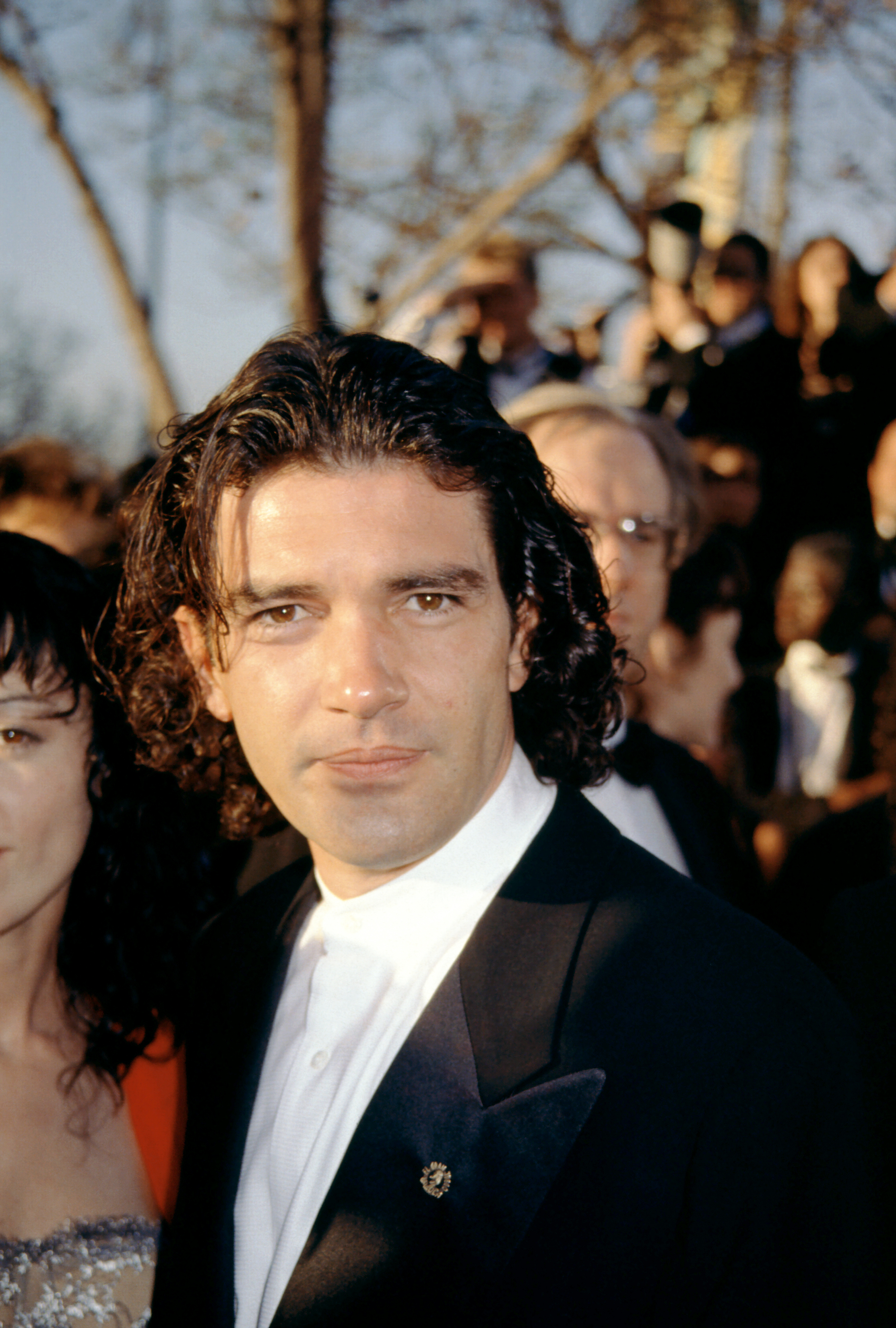 Antonio Banderas joins the 66th Annual Academy Awards on March 21, 1994 in Los Angeles, California | Source: Getty Images