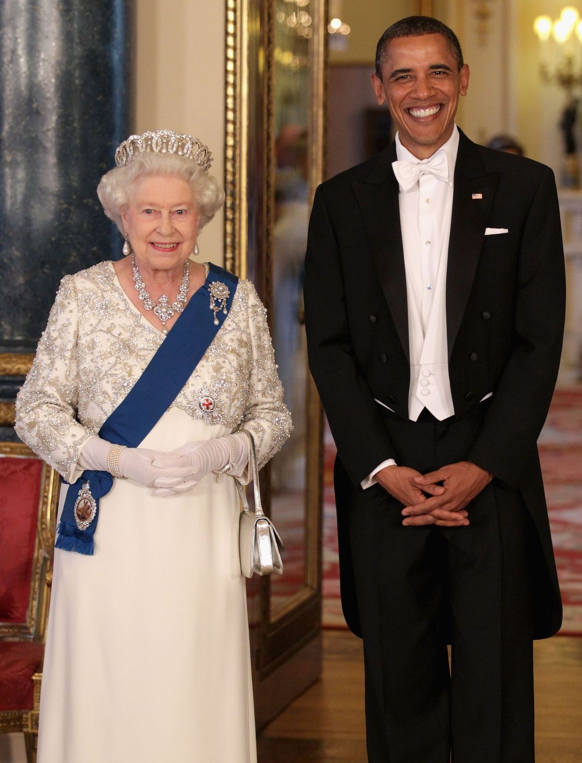 Queen Elizabeth II and Former President Barack Obama pose in the Music Room of Buckingham Palace on May 24, 2011 in London, England. | Photo: Getty Images.
