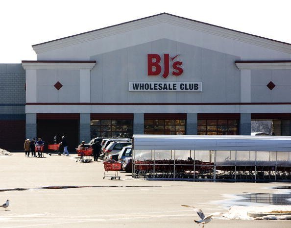A BJ's Wholesale Club awaits customers on February 21, 2007 in Philadelphia, Pennsylvania | Photo: Getty Images
