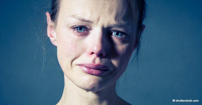 Une femme qui pleure. l Source: Shutterstock Une femme qui pleure. l Source: Shutterstock