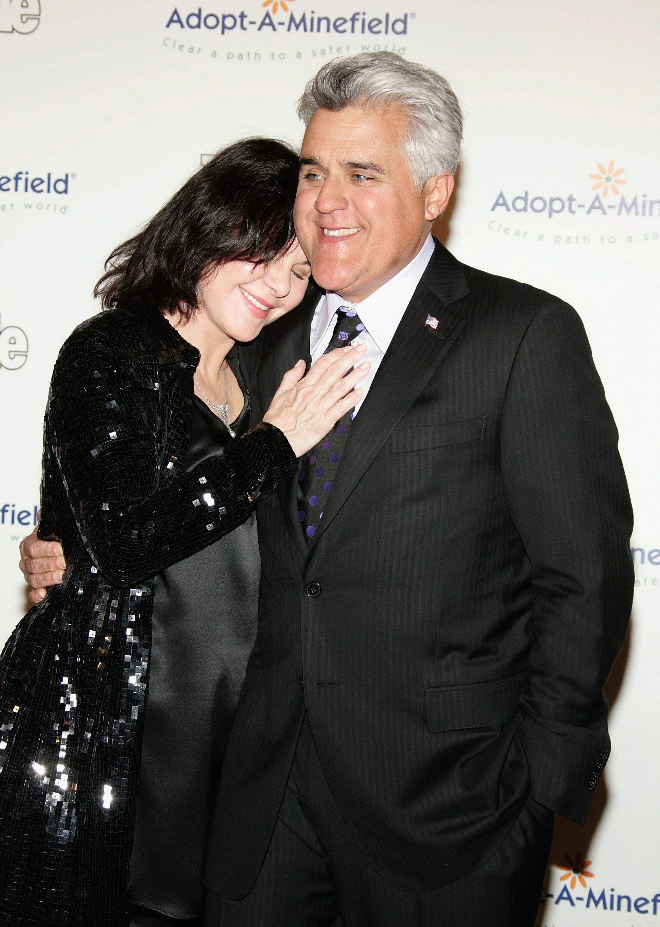 Jay Leno and his wife Mavis Nicholson at the Fifth Annual Adopt-A-Minefield Gala night on November 15, 2005, in Beverly Hills, California | Photo: Frazer Harrison/Getty Images