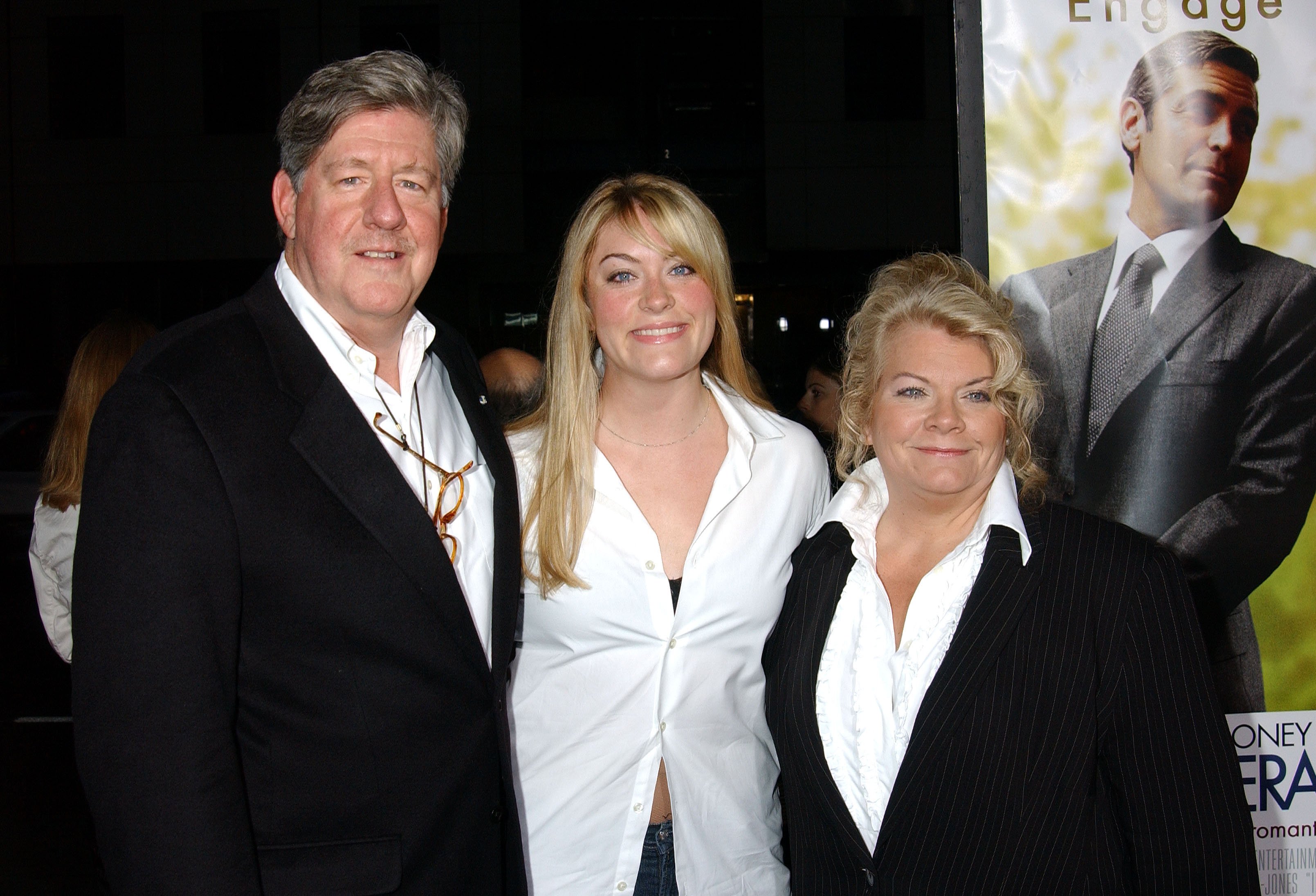 Edward Herrmann with daughter Ryen and wife Starr during "Intolerable Cruelty" Premiere - Arrivals at Academy Theatre in Beverly Hills, California | Photo: Getty Images