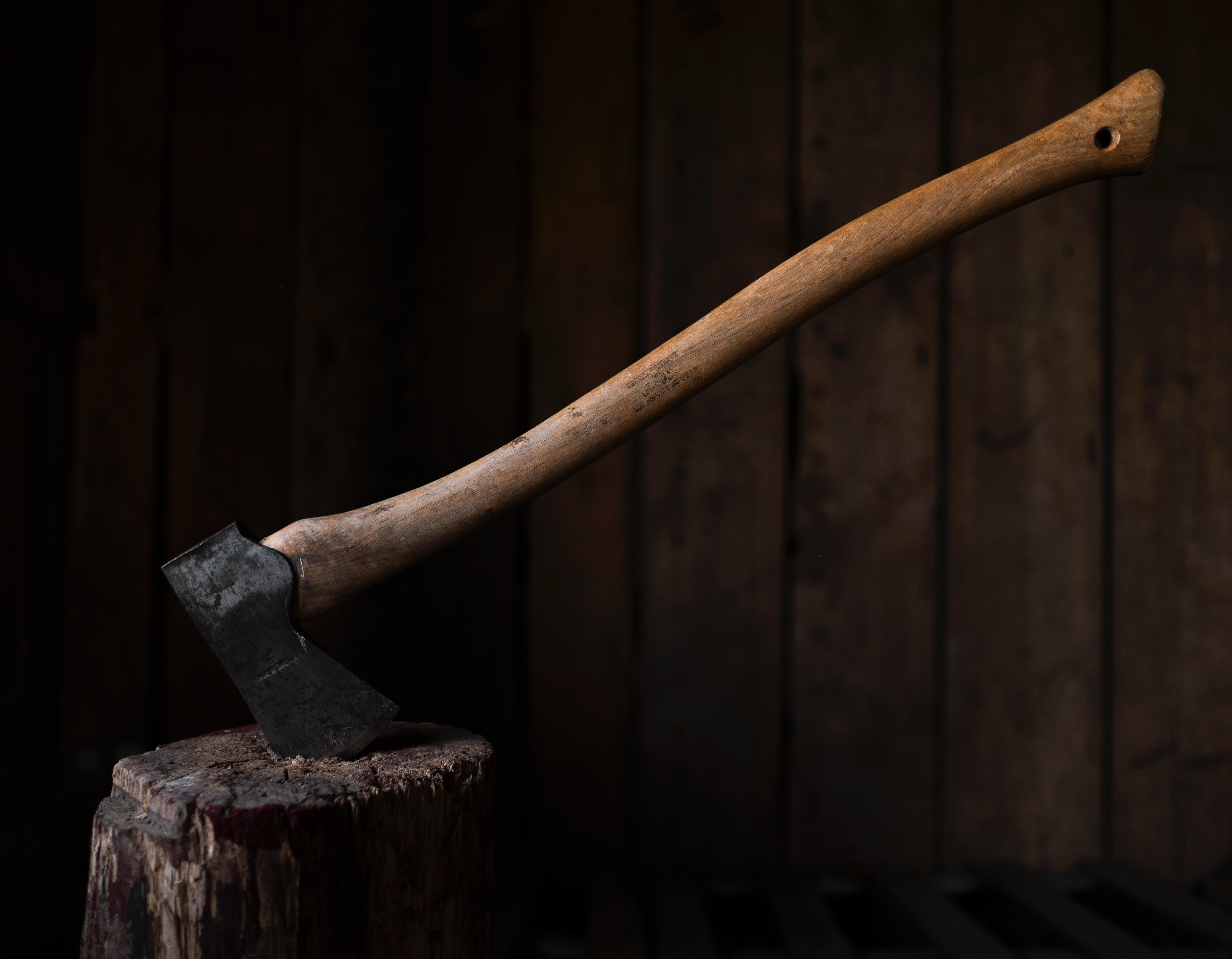 Brown and black axe | Source: Pexels