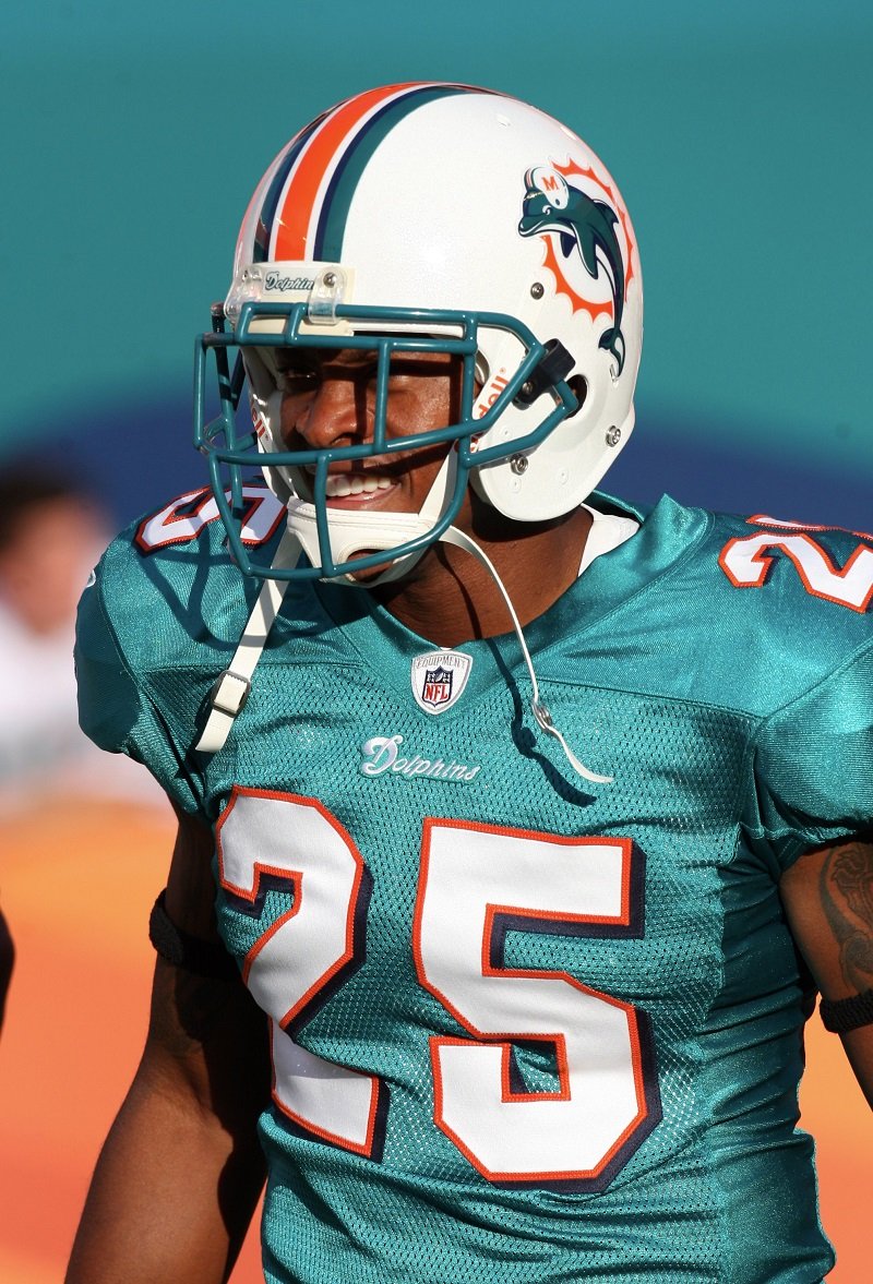 Will Allen of the Miami Dolphins at Landshark Stadium on August 17, 2009 in Miami, Florida | Photo: Getty Images