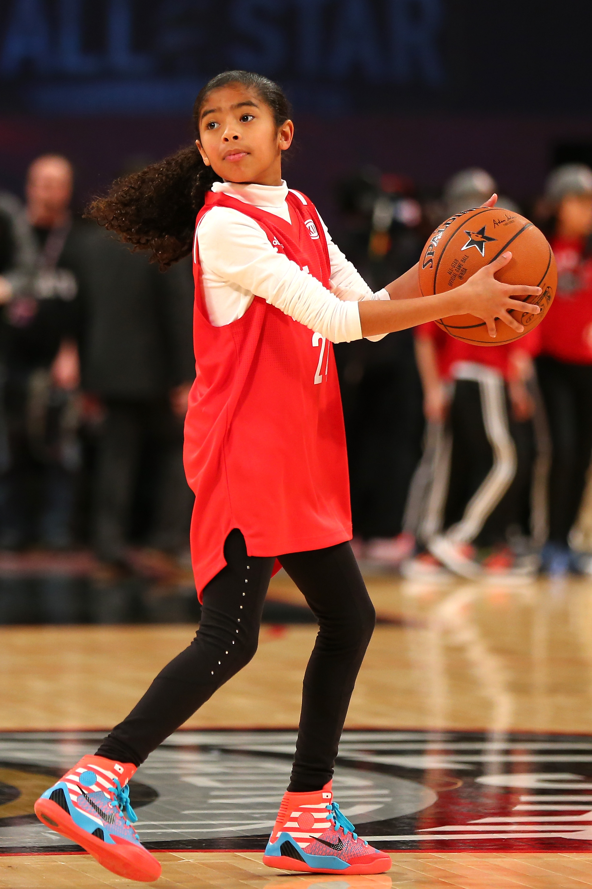 Gianna Bryant during warm-ups before the NBA All-Star Game 2016 on February 14 in Toronto, Canada. | Source: Getty Images