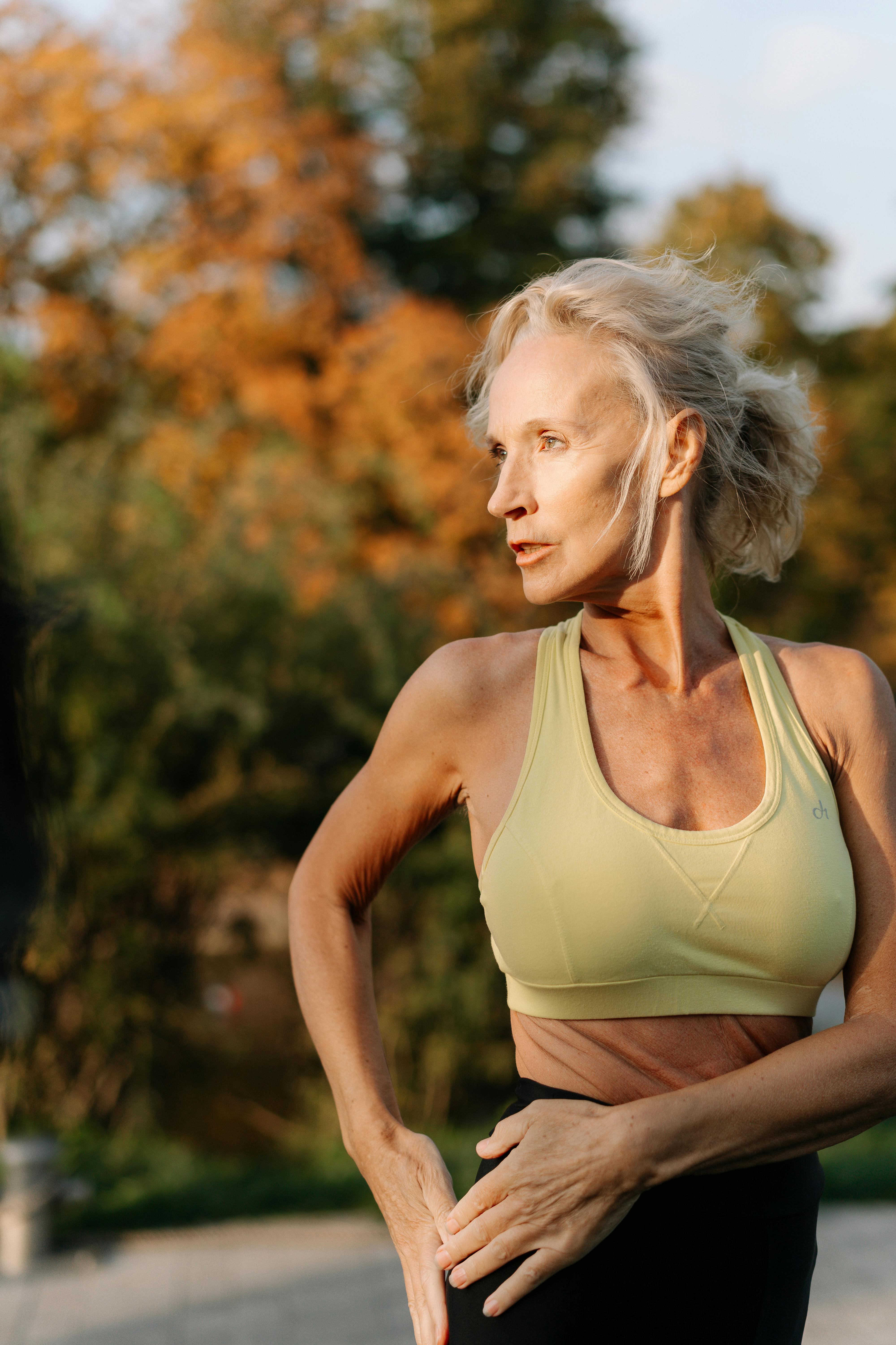 Woman exercising | Source: Pexels