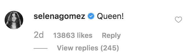Selena Gomez comment's on Jennifer Aniston's makeup free selfie | Source: instagram.com/jenniferaniston