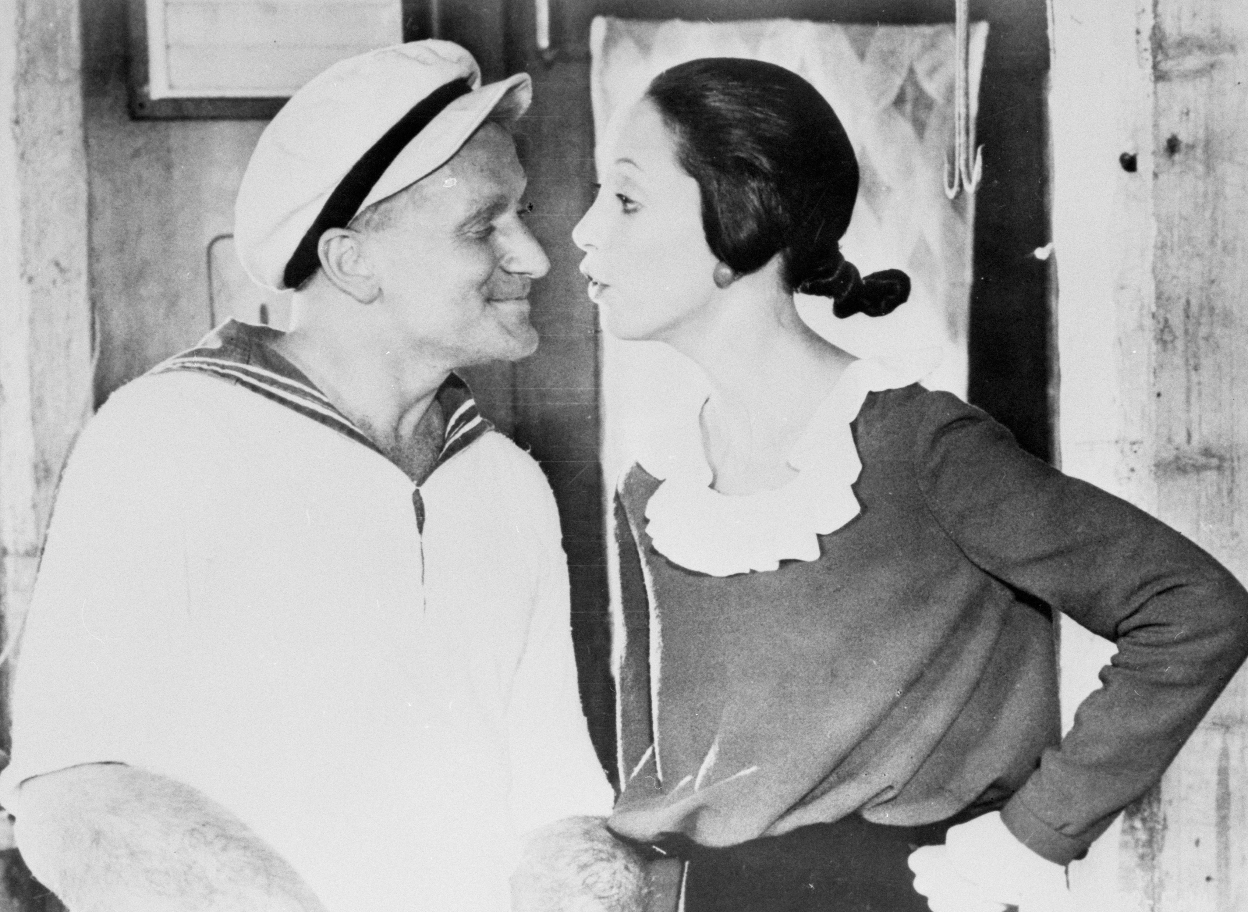 Comedy actor Robin Williams, as Popeye, and Shelley Duvall as Olive Oyl in the movie "Popeye" | Source: Getty Images