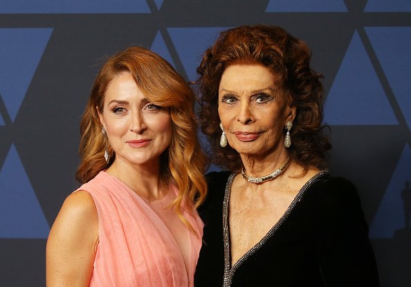  Sasha Alexander and Sophia Loren arrive to the Academy of Motion Picture Arts and Sciences' 11th Annual Governors Awards held at The Ray Dolby Ballroom at Hollywood & Highland Center | Photo: Getty Images