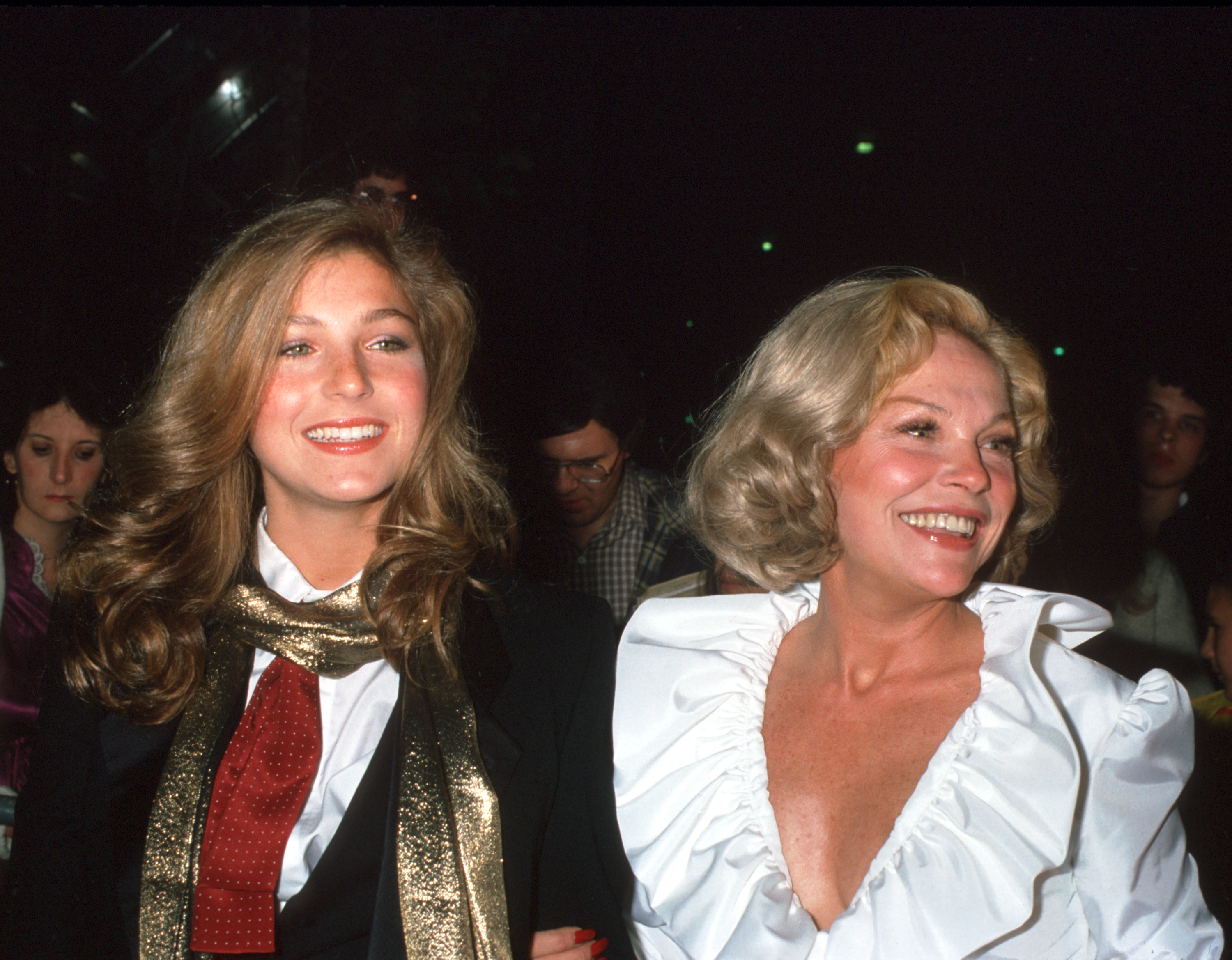 A photo of Tatum O'Neal and Joanna Moore, circa 1970 | Source: Getty Images