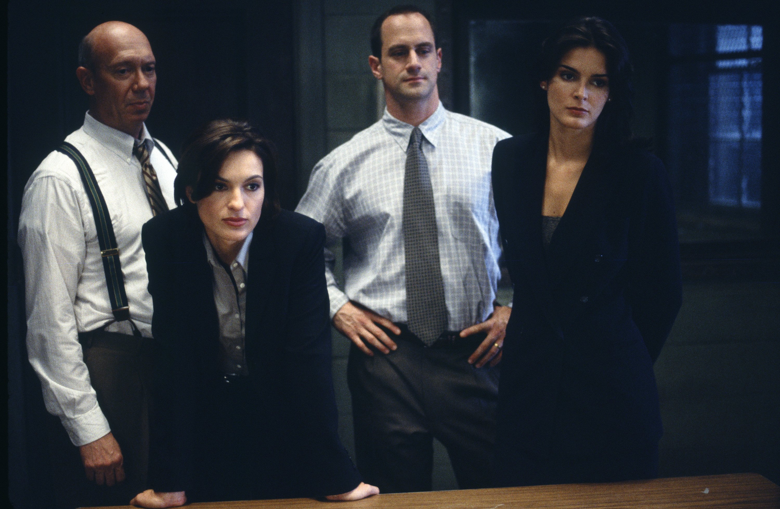 Pictured: (L-R) Dann Florek as Captain Donald Cragen, Mariska Hargitay as Detective Olivia Benson, Christopher Meloni as Detective Elliot Stabler in "Law & Order: Special Victims Unit" on October 25, 1999 ┃Source: Getty Images