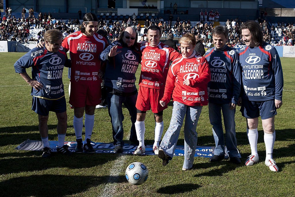 Pedro Ruiz, Rubén de la Red, Santiago Segura, Richy Castellanos, Lina Morgan, José Mota y Luis Cobos el 26 de diciembre de 2010 en Móstoles, España. | Foto: Getty Images