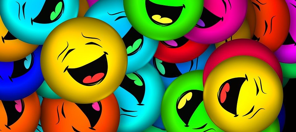 Smiley têtes amusées. | Source : Pixabay