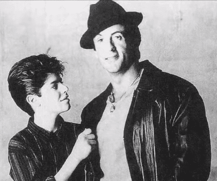 Sage Stallone y su padre Sylvester. |Foto:Youtube/Cookie Kwan Sage Stallone y su padre Sylvester. |Foto:Youtube/Cookie Kwan