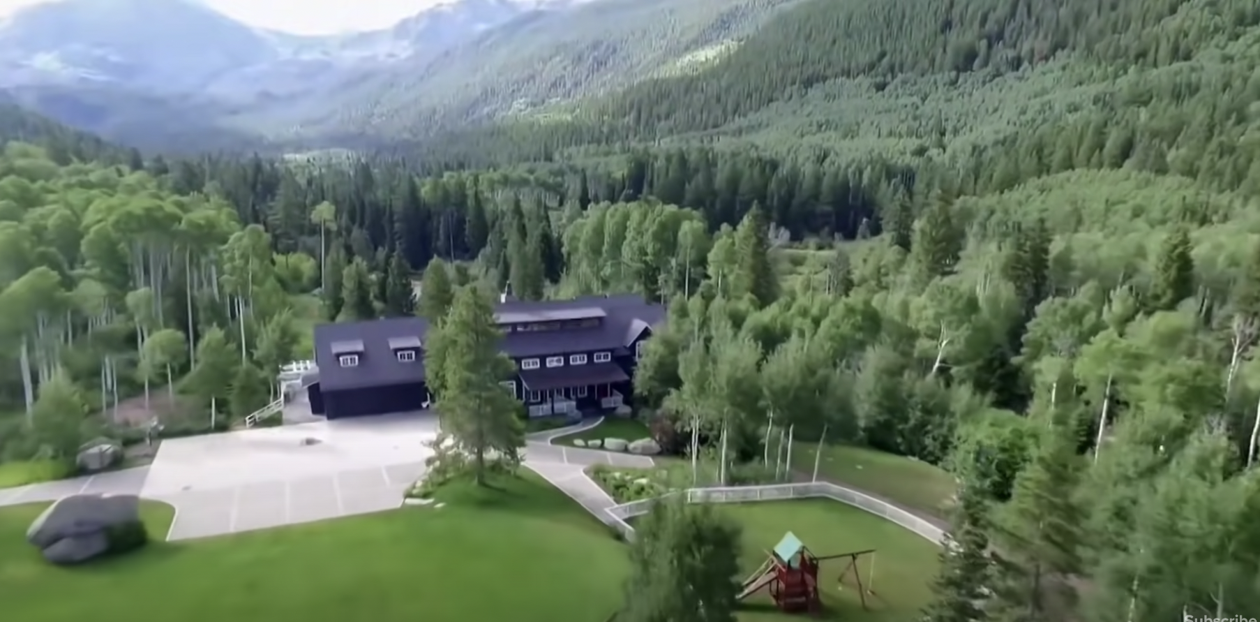 Kevin Costner's Aspen estate, as shown in a YouTube video | Source: youtube.com/@CNBCMakeIt