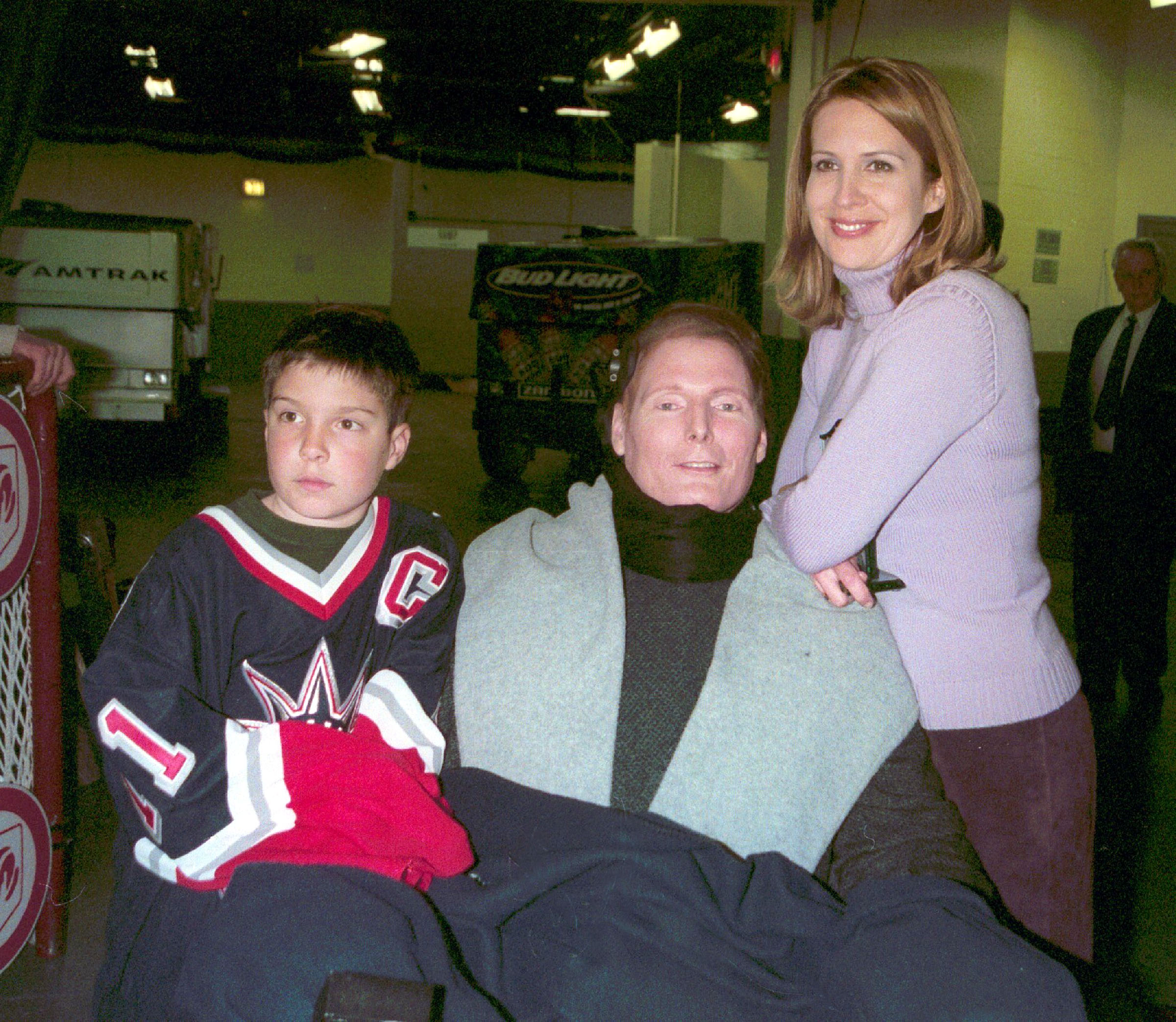 Donna Reeve, her husband Christopher Reeve and their son Will attend "SuperSkate 2001" on January 7, 2001 at Madison Square Garden in New York City | Source: Getty Images