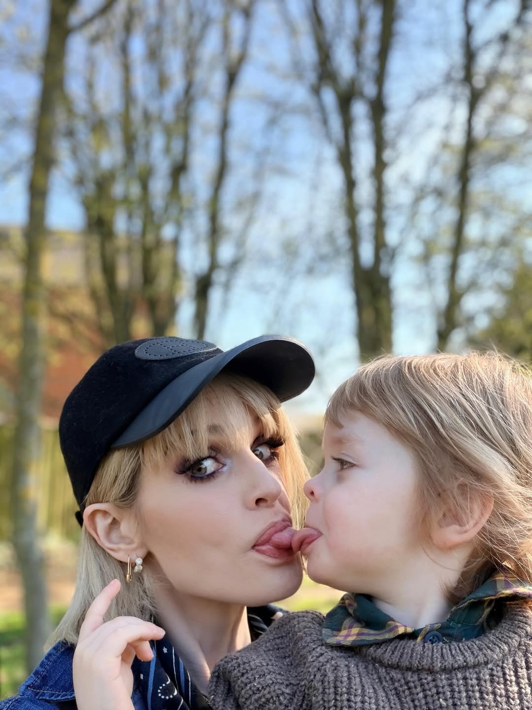 A photo from Kelly Osbourne's post, dated 3 April 2026. | Source: Instagram/kellyosbourne