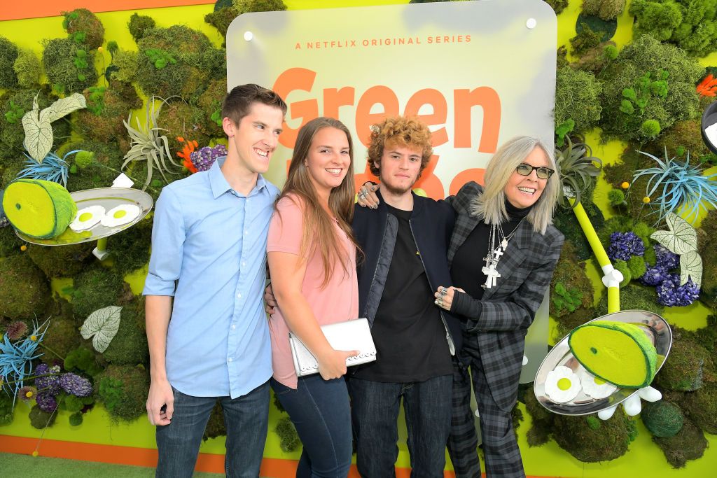 Diane Keaton, ihr Sohn Duke, ihre Tochter Dexter und ihr Freund Daniel Wagner nehmen an der Premiere von "Green Eggs & Ham" im November 2019 in Los Angeles teil | Quelle: Getty Images
