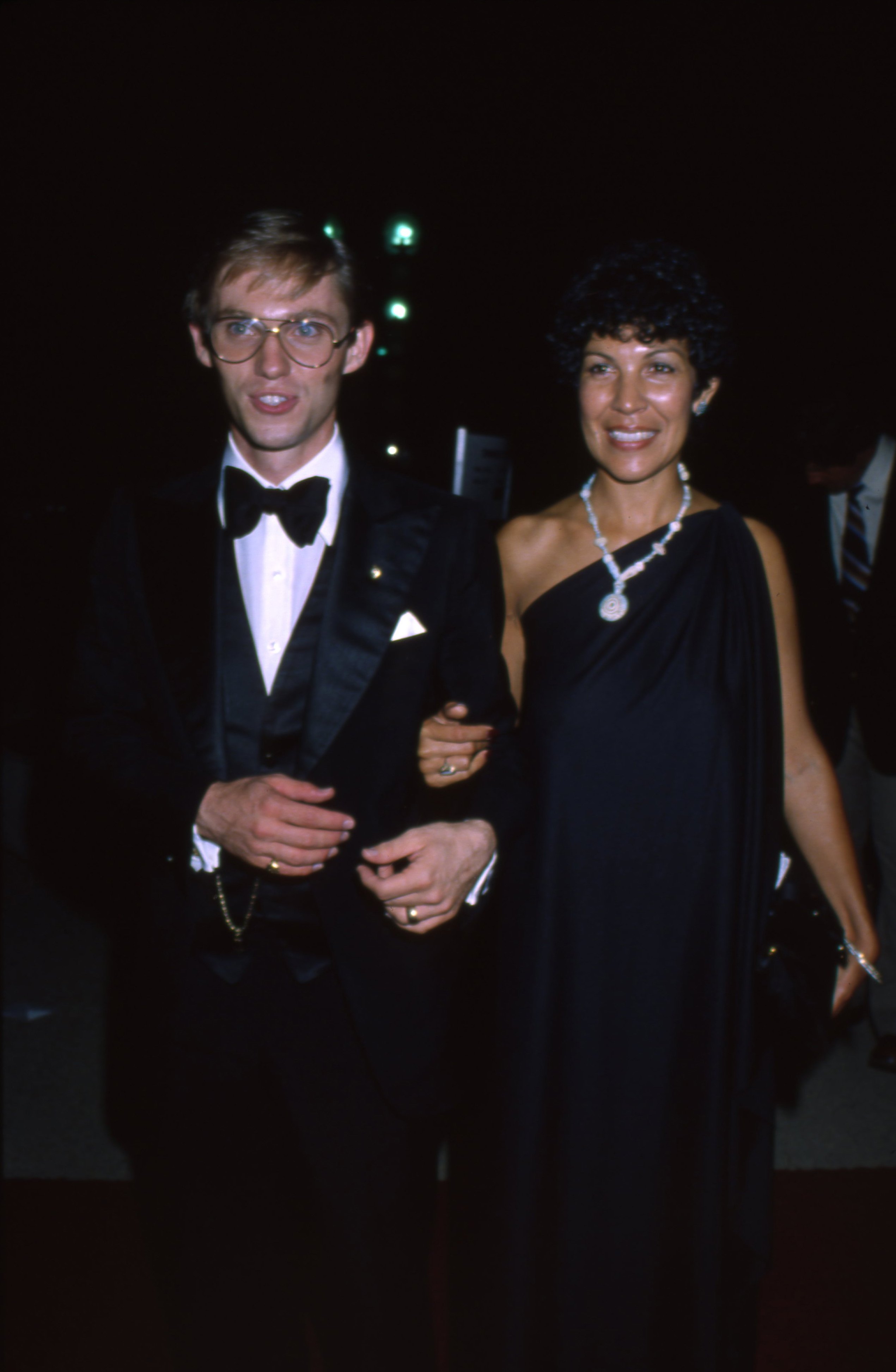 Richard Thomas and Alma Gonzales at an event in Los Angeles, California circa 1980. | Source: Getty Images