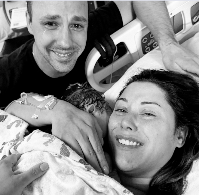 Alaina Scott, Matt Mueler, and their daughter on a photo dated April 21, 2026 | Source: Instagram/alainamariescott