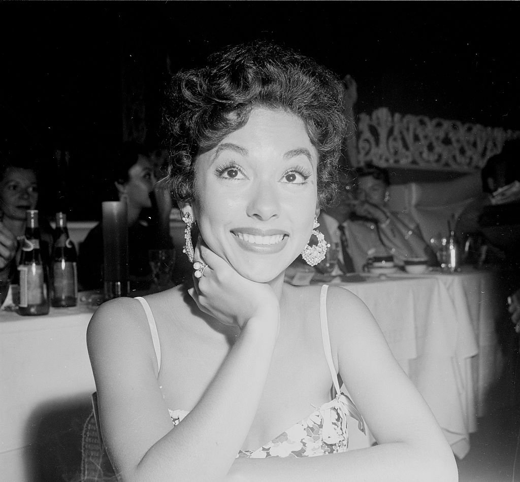 Rita Moreno en Ciro's en Los Ángeles, California. | Foto: Getty Images Rita Moreno en Ciro's en Los Ángeles, California. | Foto: Getty Images
