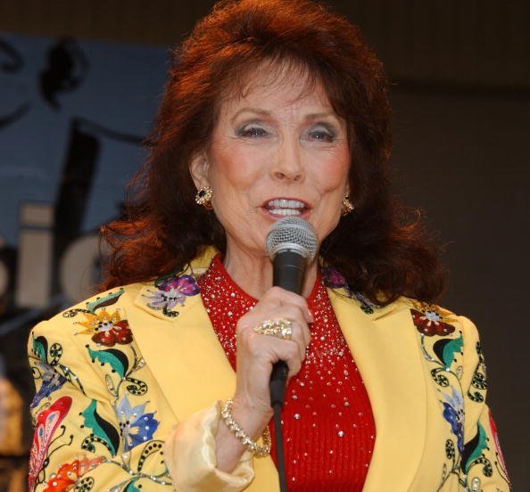 Loretta Lynn on July 4, 2003 at the Taste of Chicago in Grant Park in Chicago, Illinois | Photo: Getty Images
