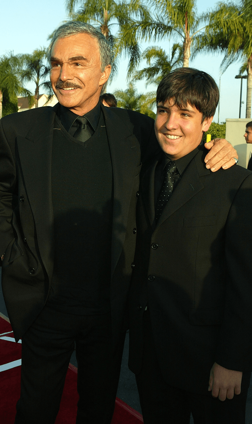 Burt Reynolds und sein Sohn Quinton bei den 4. Annual Taurus World Stunt Awards bei den Paramount Pictures am 16.05.04 in Los Angeles. | Quelle: Getty Images