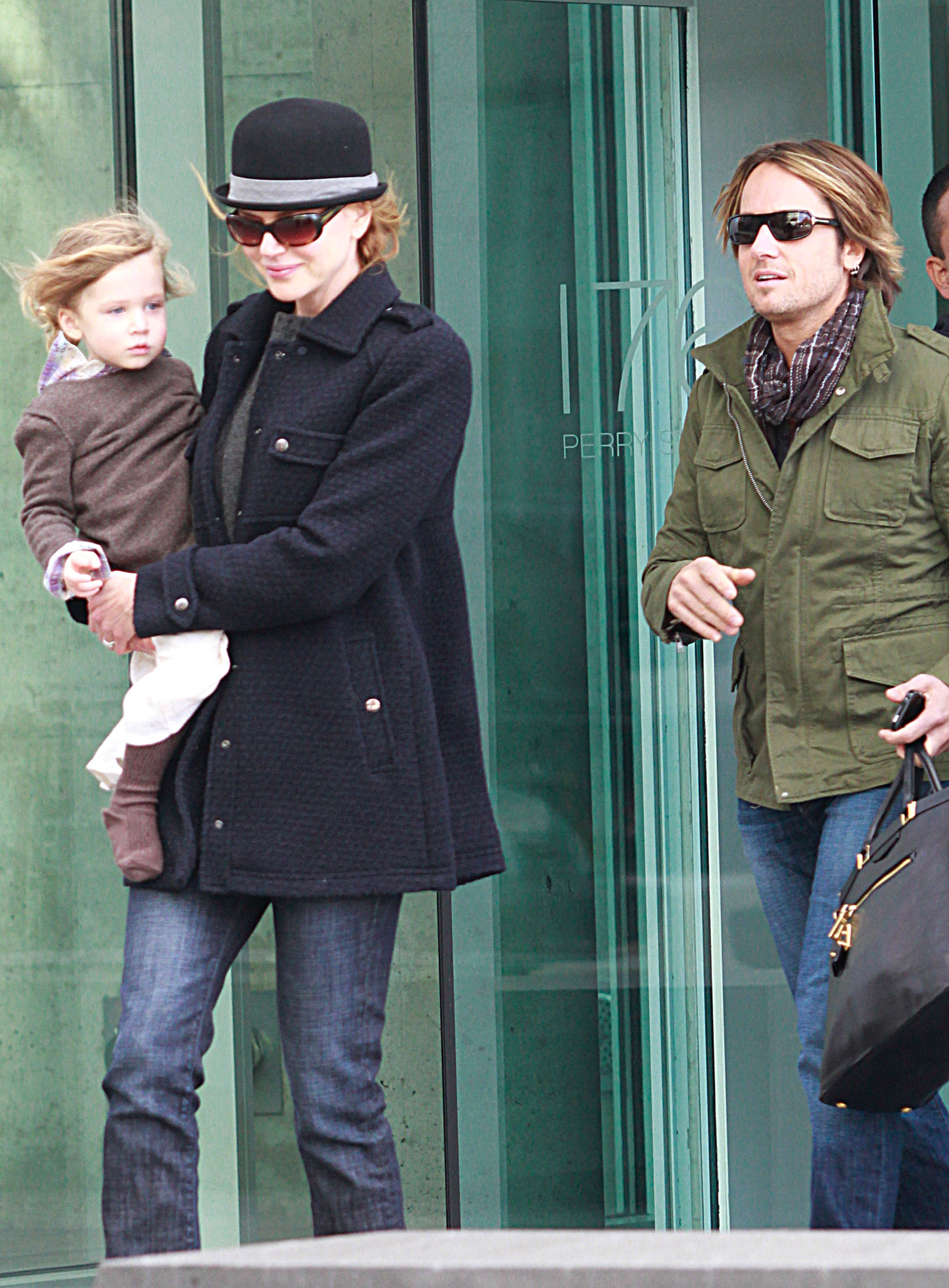 Nicole Kidman, daughter Sunday Rose Urban and husband Keith Urban are seen on the Streets of Manhattan on November 17, 2010, in New York City. | Source: Getty Images