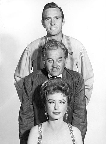 Dennis Weaver, Milburn Stone, and Amanda Blake in "Gunsmoke" in 1960. | Source: Wikimedia Commons.