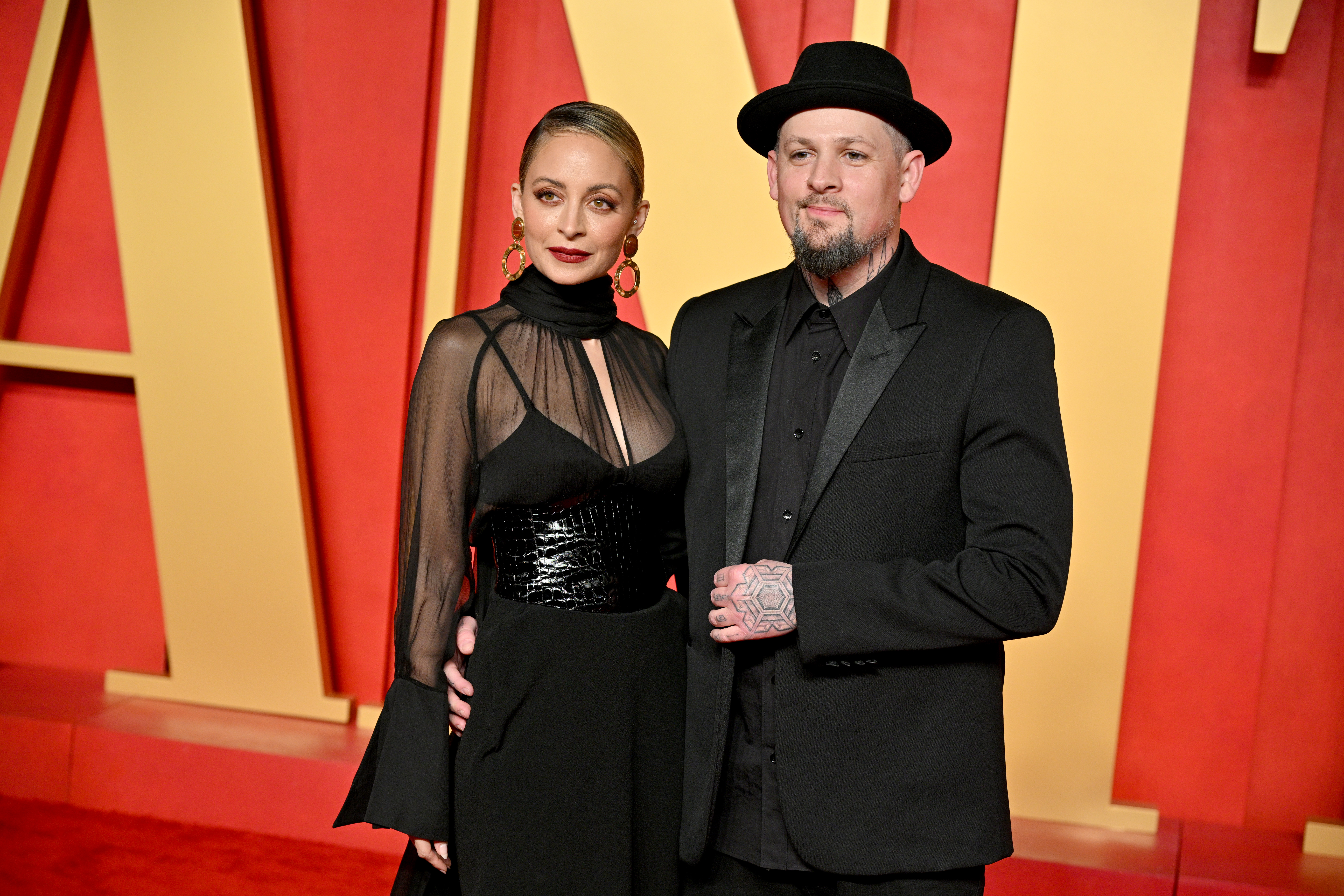 Nicole Richie and Joel Madden at the 2024 Vanity Fair Oscar party at Wallis Annenberg Center for the Performing Arts on March 10, 2024 in Beverly Hills, California. | Source: Getty Images