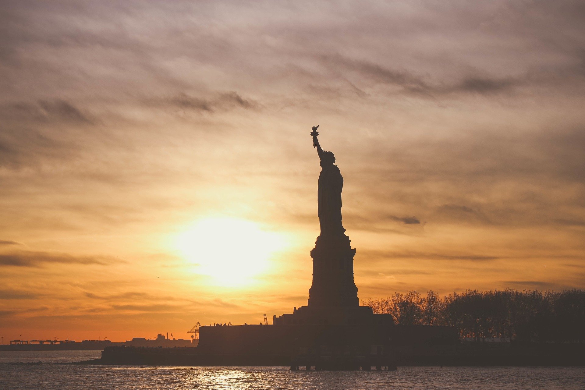 Imagine touching the Statue of Liberty! | Photo: Pixabay/ Free-Photos 