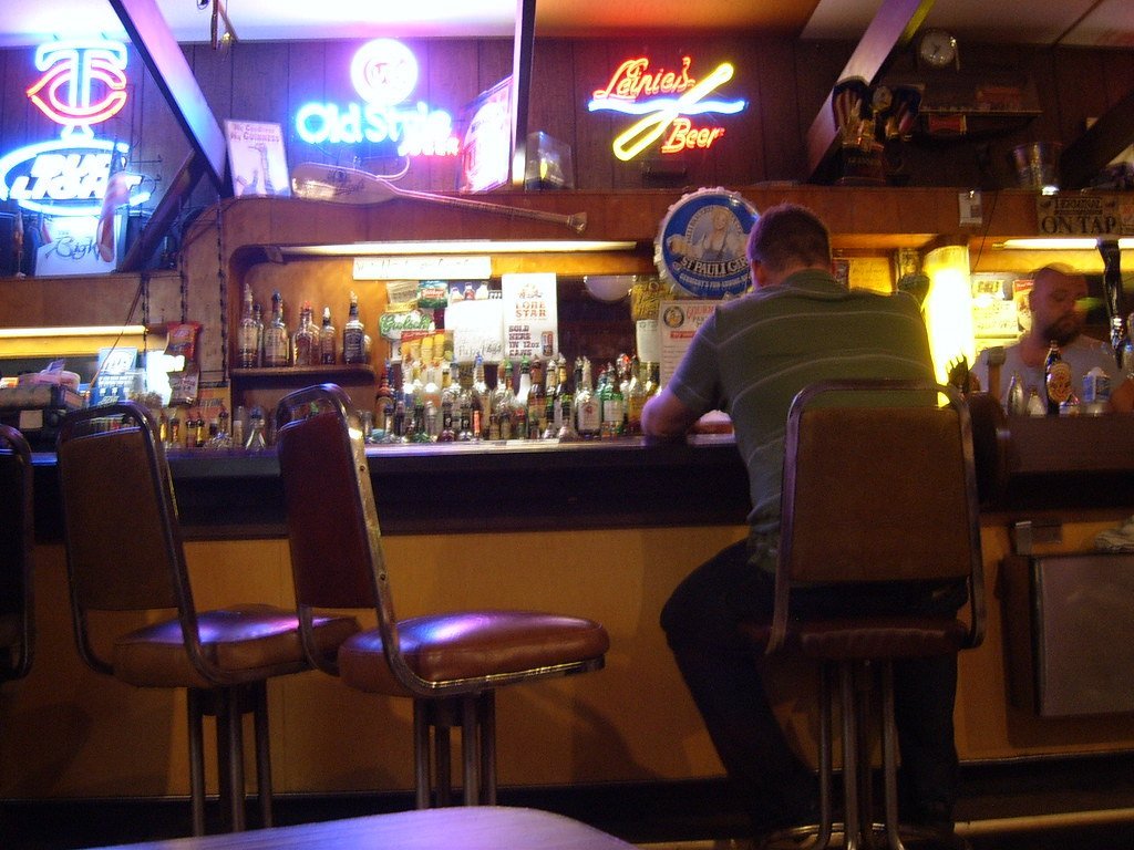 Cowboy at the bar | Photo: Flickr