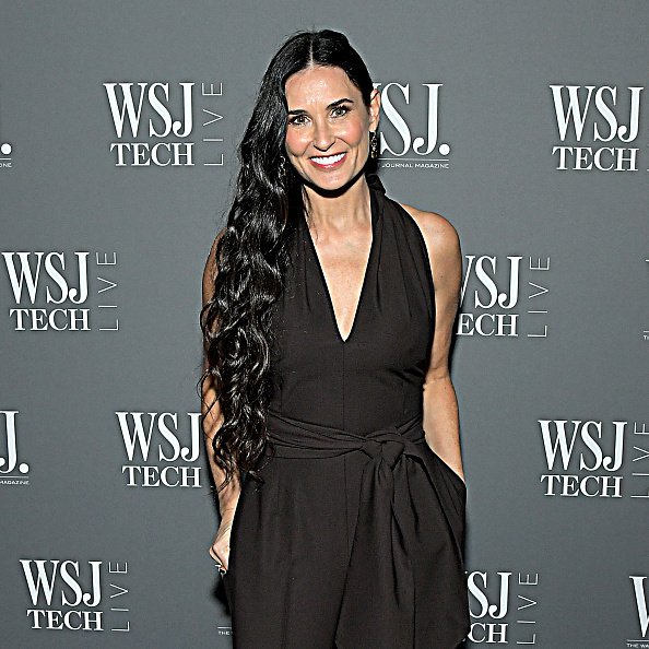Demi Moore assiste à WSJ. Magazine au WSJ Tech Live au Montage Laguna Beach | Photo: Getty Images Demi Moore assiste à WSJ. Magazine au WSJ Tech Live au Montage Laguna Beach | Photo: Getty Images