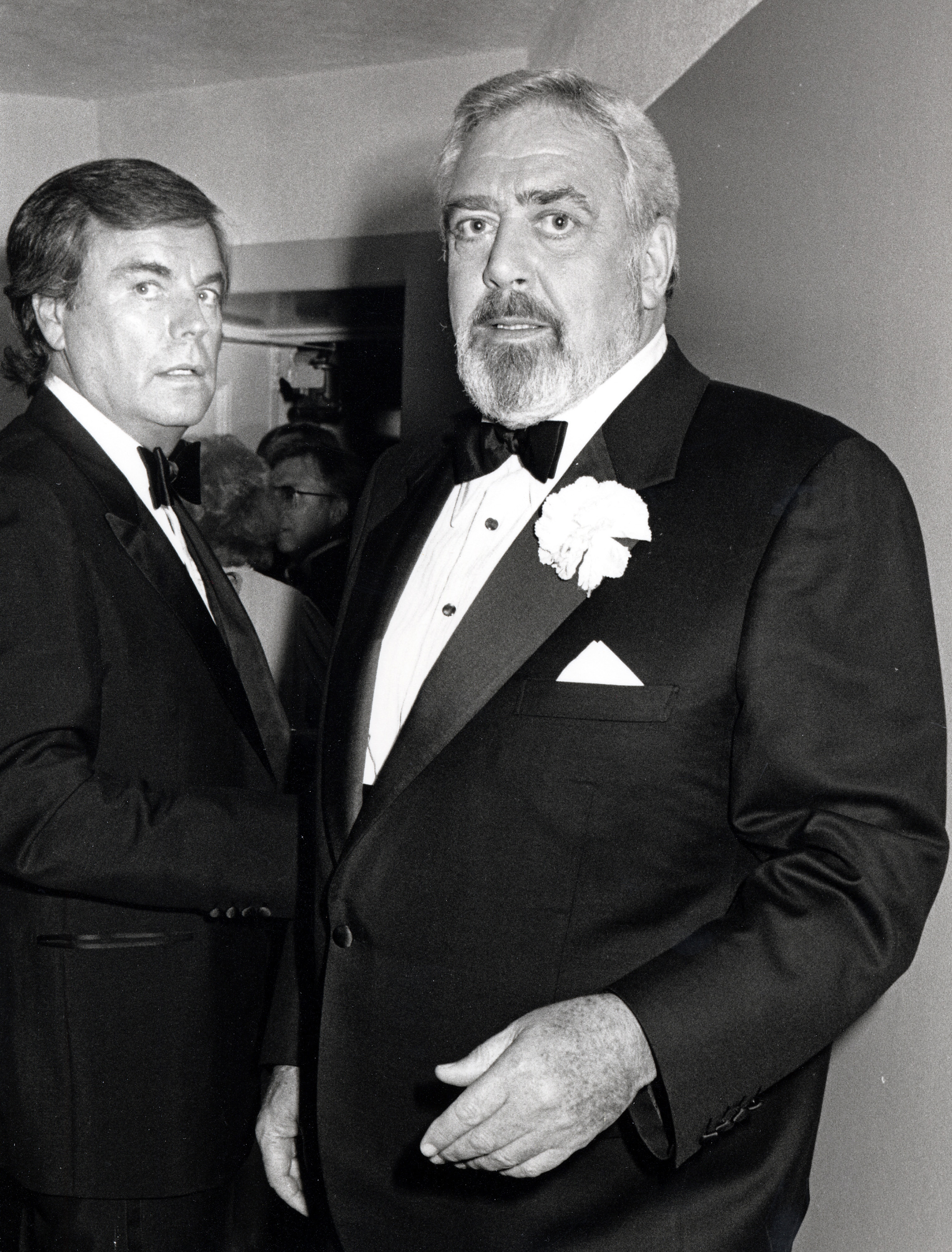 Robert Wagner and Raymond Burr at Pasadena Civic Auditorium in Pasadena, California, United States, 1986 |  Source: Getty Images