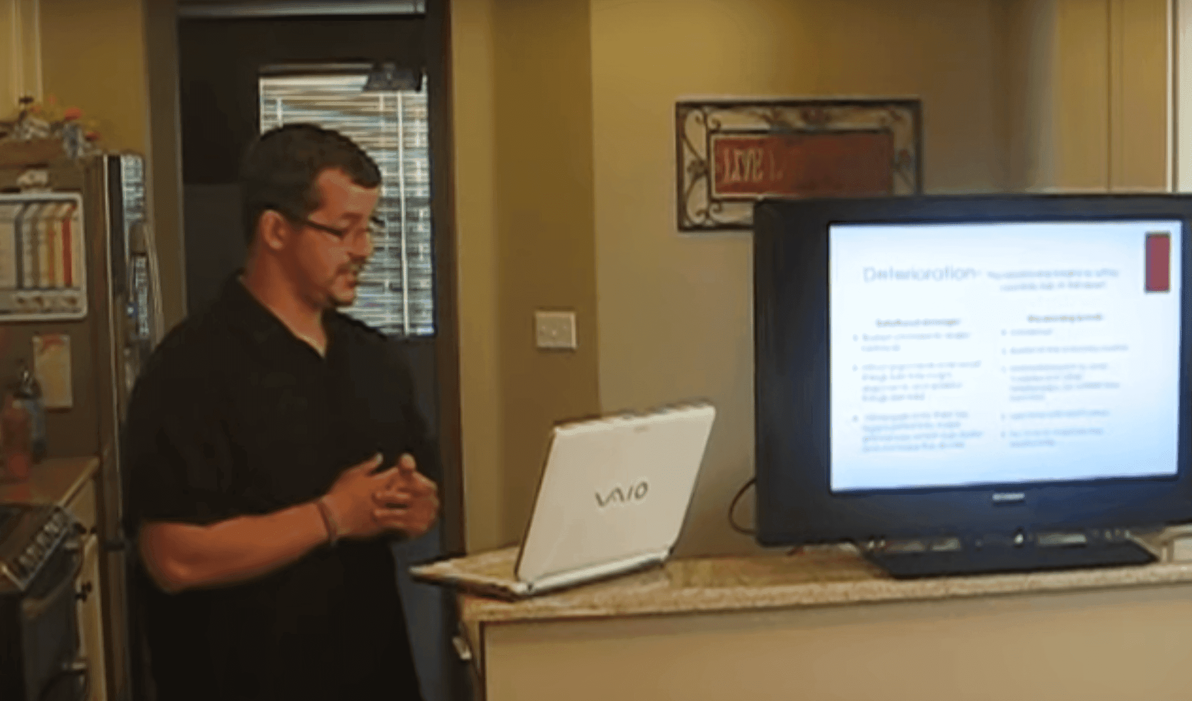Chris Watts giving a presentation on "Communication Speech, Relationship Deterioriation and Repair | Photo: YouTube/Christopher Watts