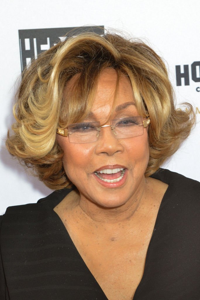 Diahann Carroll accepts the honor of the Mary Pickford Award from the Hollywood Chamber's Hollywood Community Foundation | Getty Images