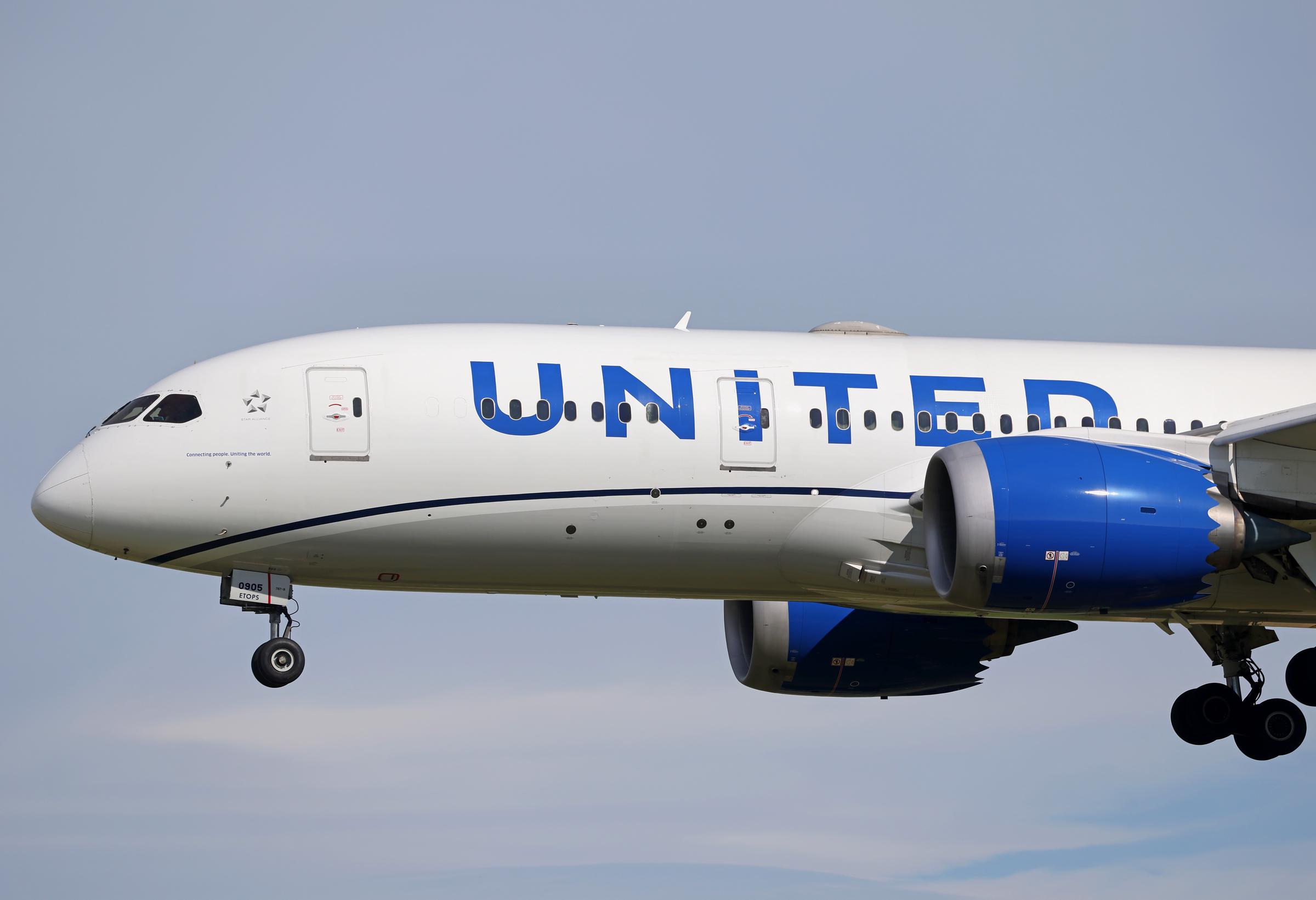 A United Airlines Boeing 787-8 Dreamliner l Source: Getty Images