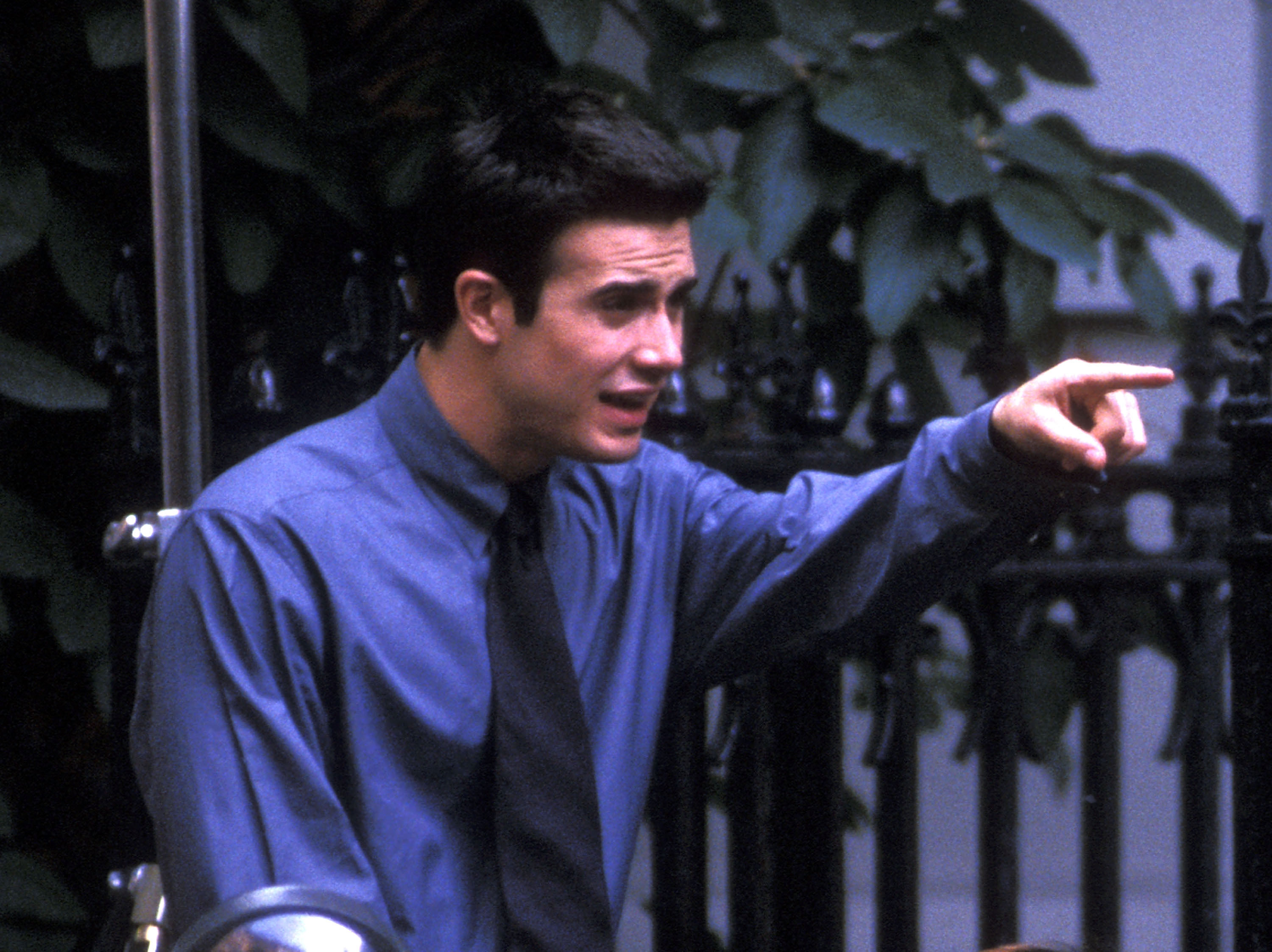 The actor showing off his talent on the set of the film "Head Over Heels" on August 25, 1999 in New York City. | Source: Getty Images