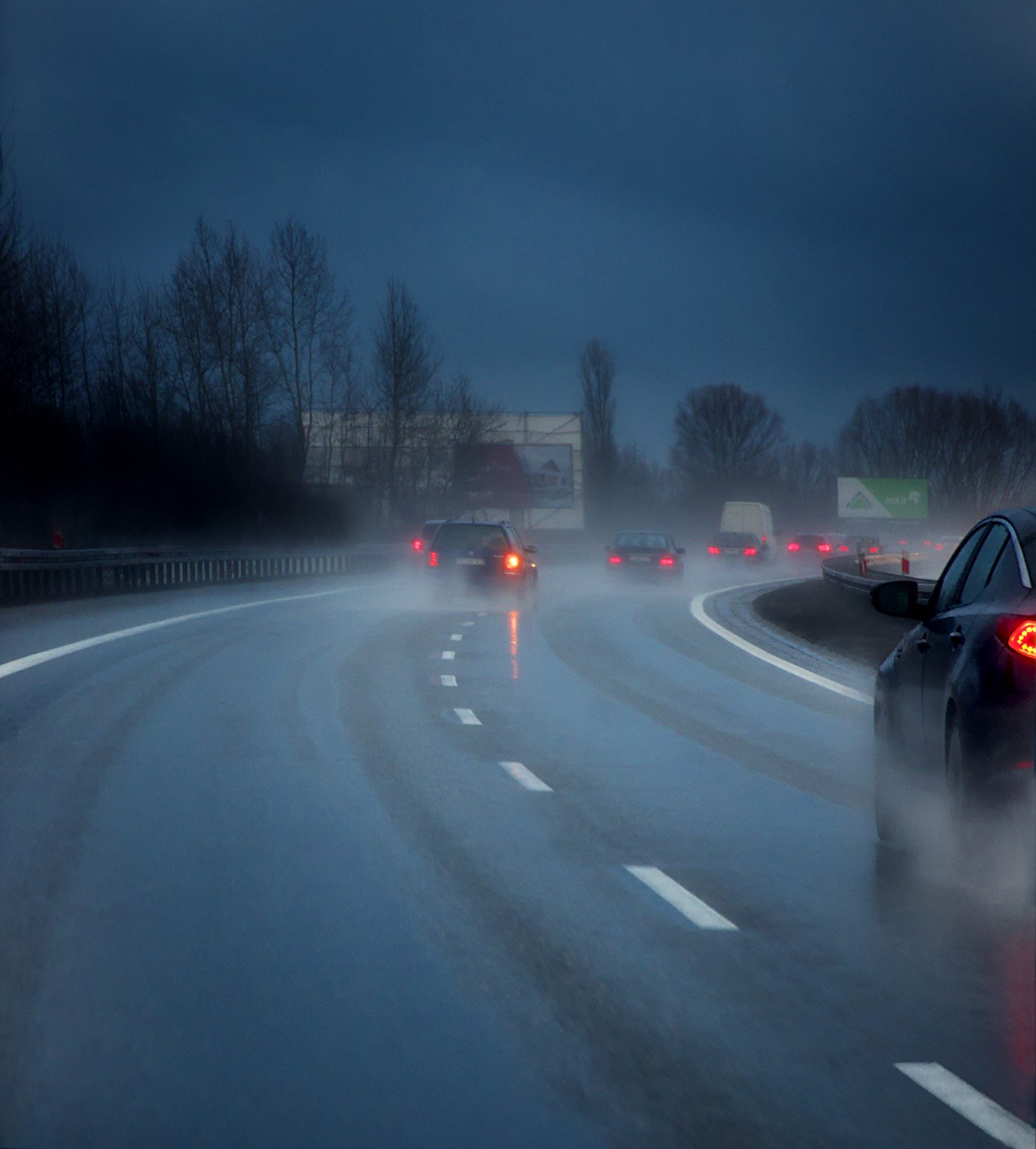 Pictured - Vehicles driving in the raining weather on the highway | Source: Pixabay