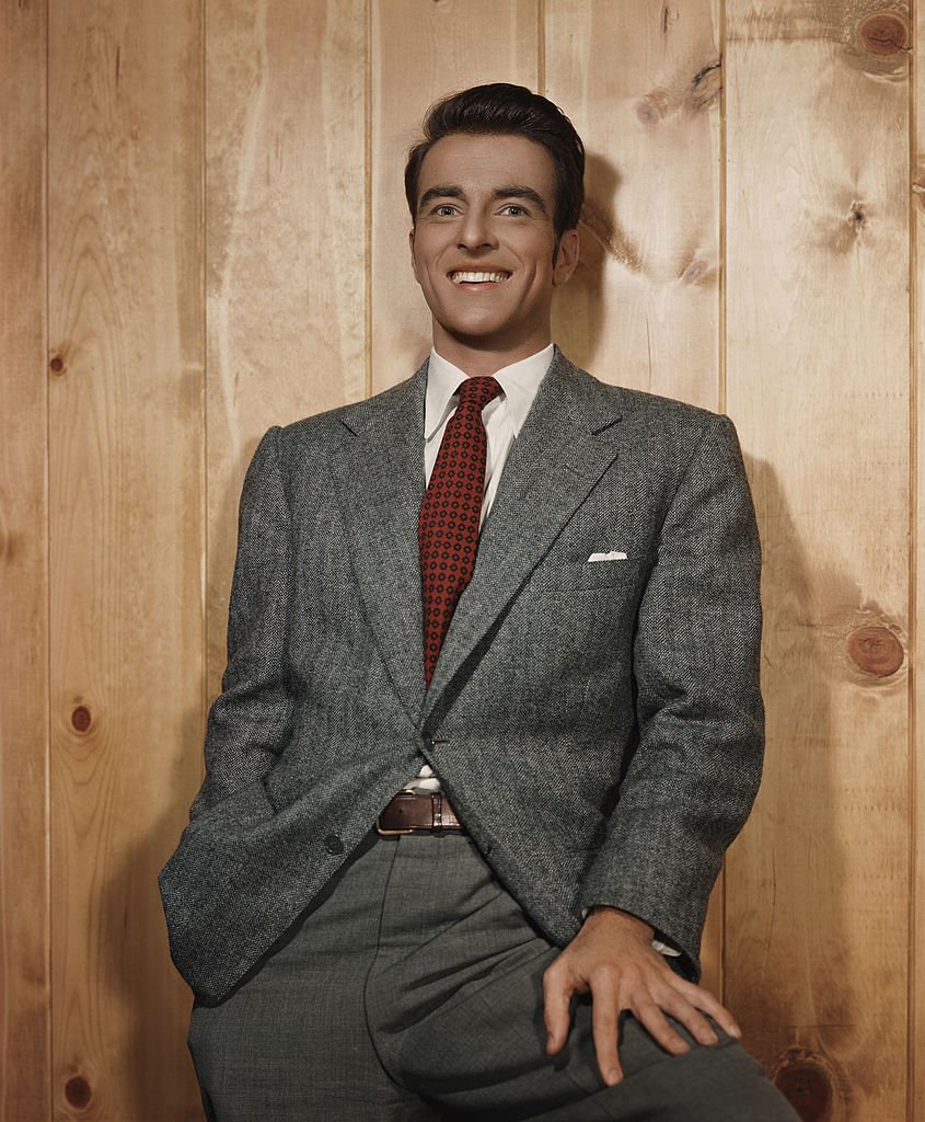 A portrait of Montgomery Clift against a wooden backdrop on 01 January, 1948 | Photo: Getty mages