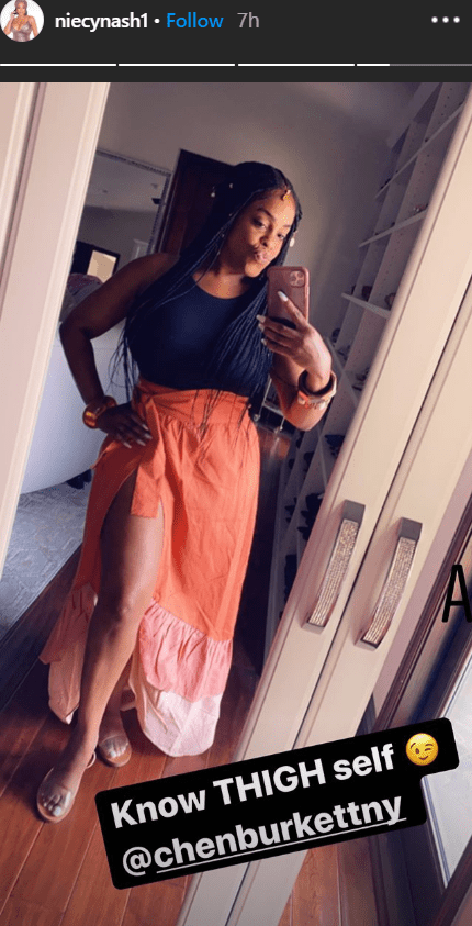 Niecy Nash shows off some thigh in an orange skirt: Photo: Instagram/niecynash1