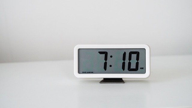 Reloj despertador digital. | Foto: Pixabay