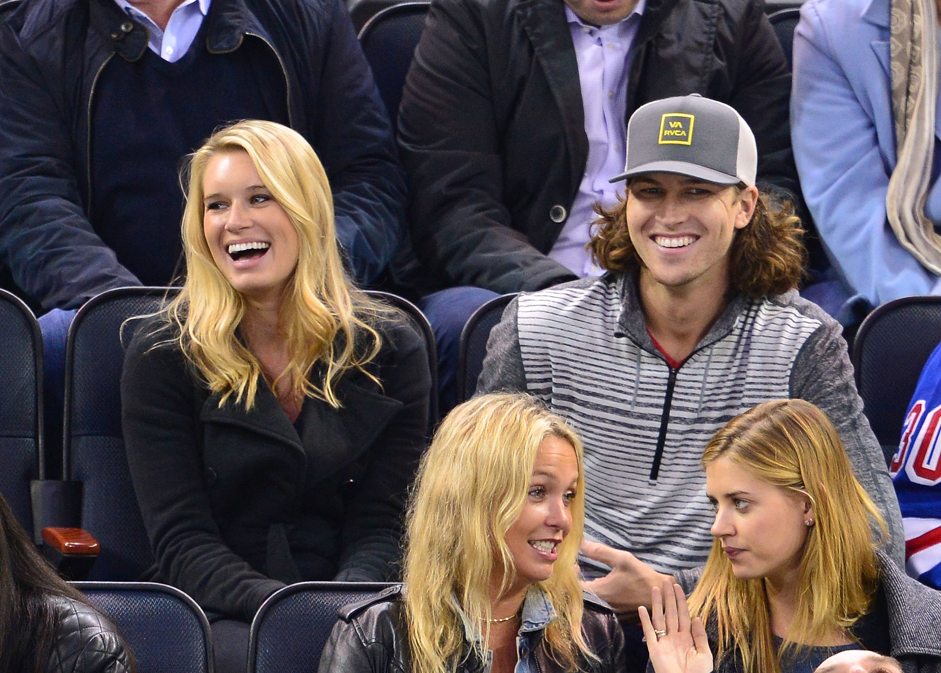 Stacey Harris and Jacob deGrom attend the Pittsburgh Penguins Vs New York Rangers game at Madison Square Garden in New York City on November 11, 2014. | Source: Getty Images