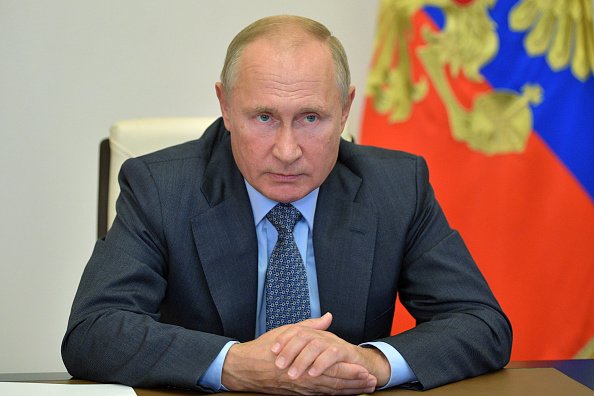 Vladimir Putin hält eine Sitzung zur Brandbekämpfung in der Region Ryazan, 2020 | Quelle: Getty Images