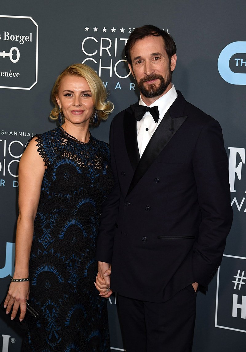 Sara Wells and Noah Wyle attend the 25th Annual Critics' Choice Awards at Barker Hangar on January 12, 2020 in Santa Monica, California. I Image: Getty Images.