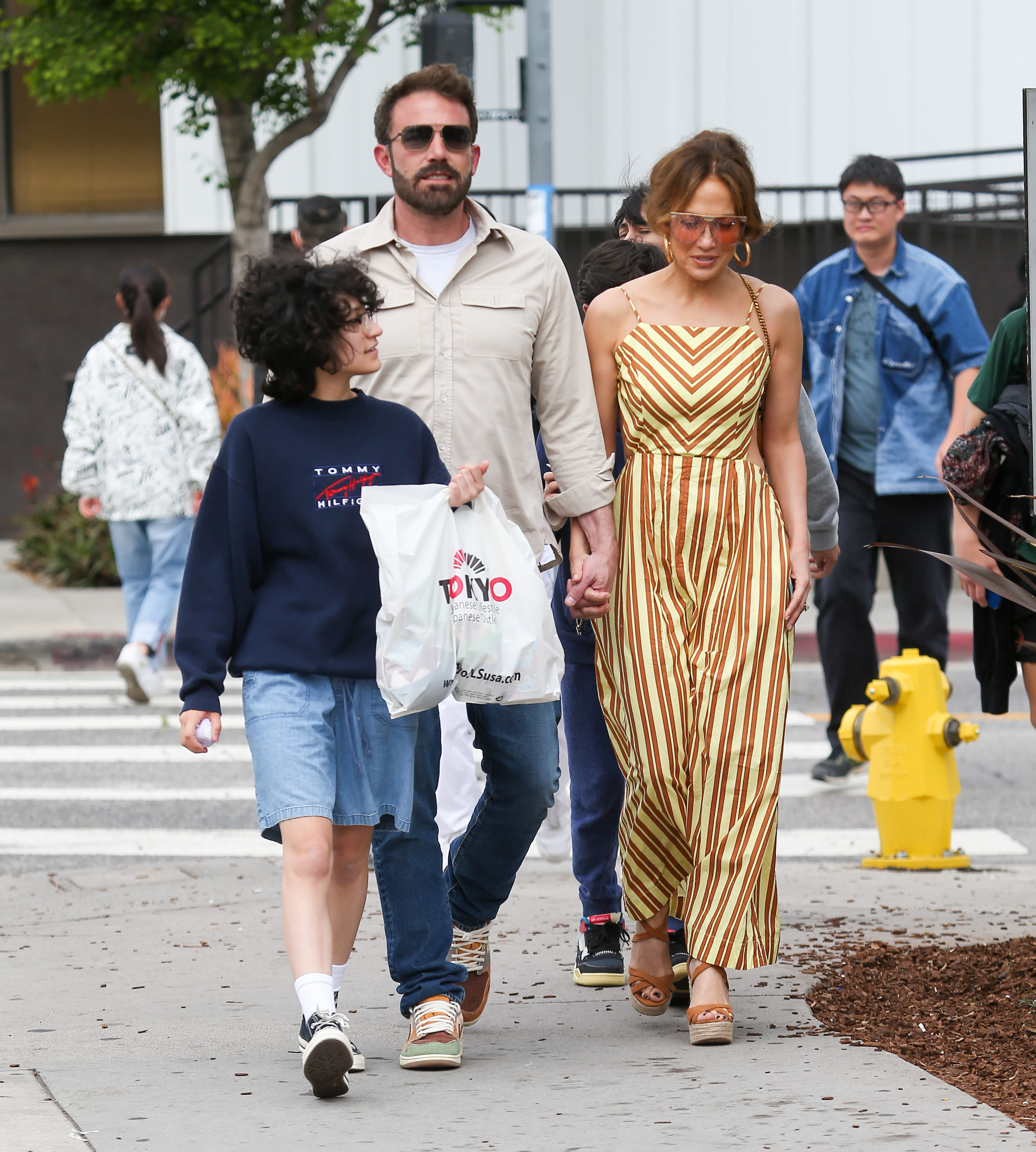 Emme Maribel Muniz, Ben Affleck and Jennifer Lopez are seen on May 20, 2023 in Los Angeles, California | Source: Getty Images