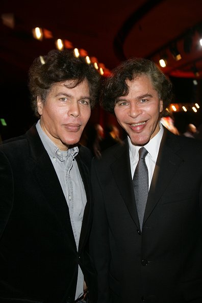 Igor et Grichka Bogdanoff lors de la présentation de la Fondation France Télévision. | Photo : Getty Images